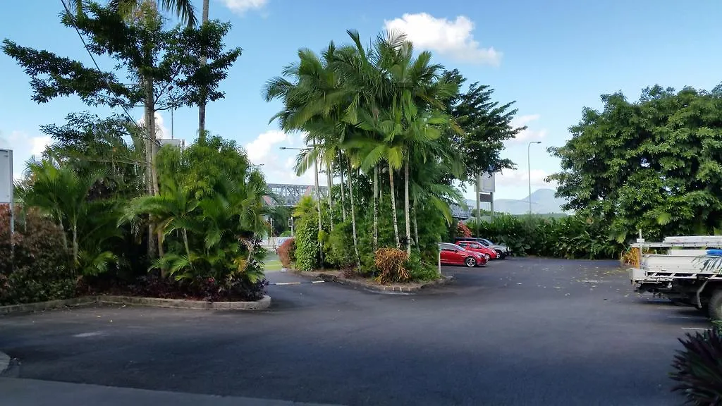 ***  Cairns Gateway Resort Australia
